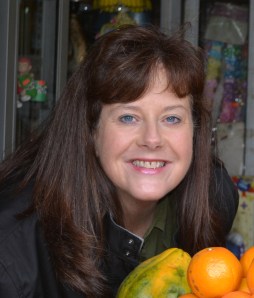 Terri at fruteria close up